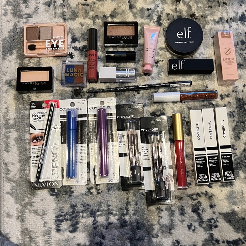 Makeup bundle - Picture 8 of 8